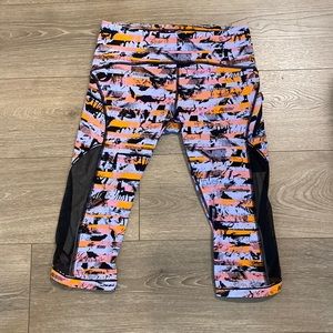 Lululemon Athletica multi colored Athletic Workout Capris Leggings 6